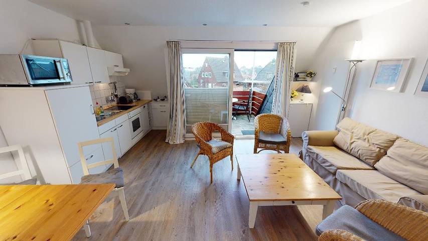Ganze Wohnung, Gemütliche Ferienwohnung mit Balkon im Hörnum Hüs in ruhiger, strandnaher Lage. in Nordfriesische Inseln (Schleswig-Holstein) (Schleswig-Holstein), Hörnum