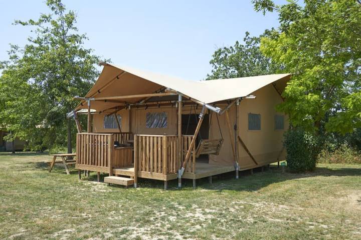Tente pour 6 personnes, avec Balcon/Terrasse et Terrasse en Vendée