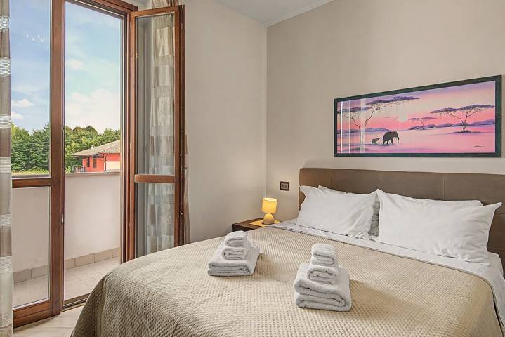 Appartamento intero, Appartamento 'Regina House Vigevano' con Balcone, Wi-Fi e Aria Condizionata in Vigevano, Provincia di Pavia