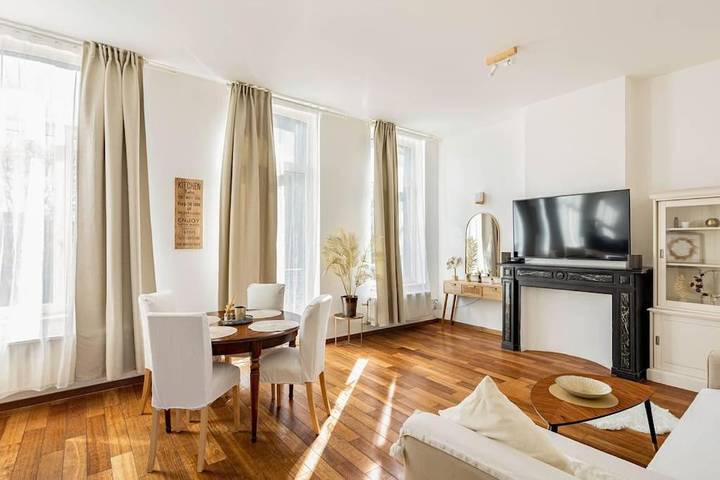 Gîte pour 4 personnes, avec Balcon ainsi que Terrasse et Vue dans Gare De Bruxelles Midi