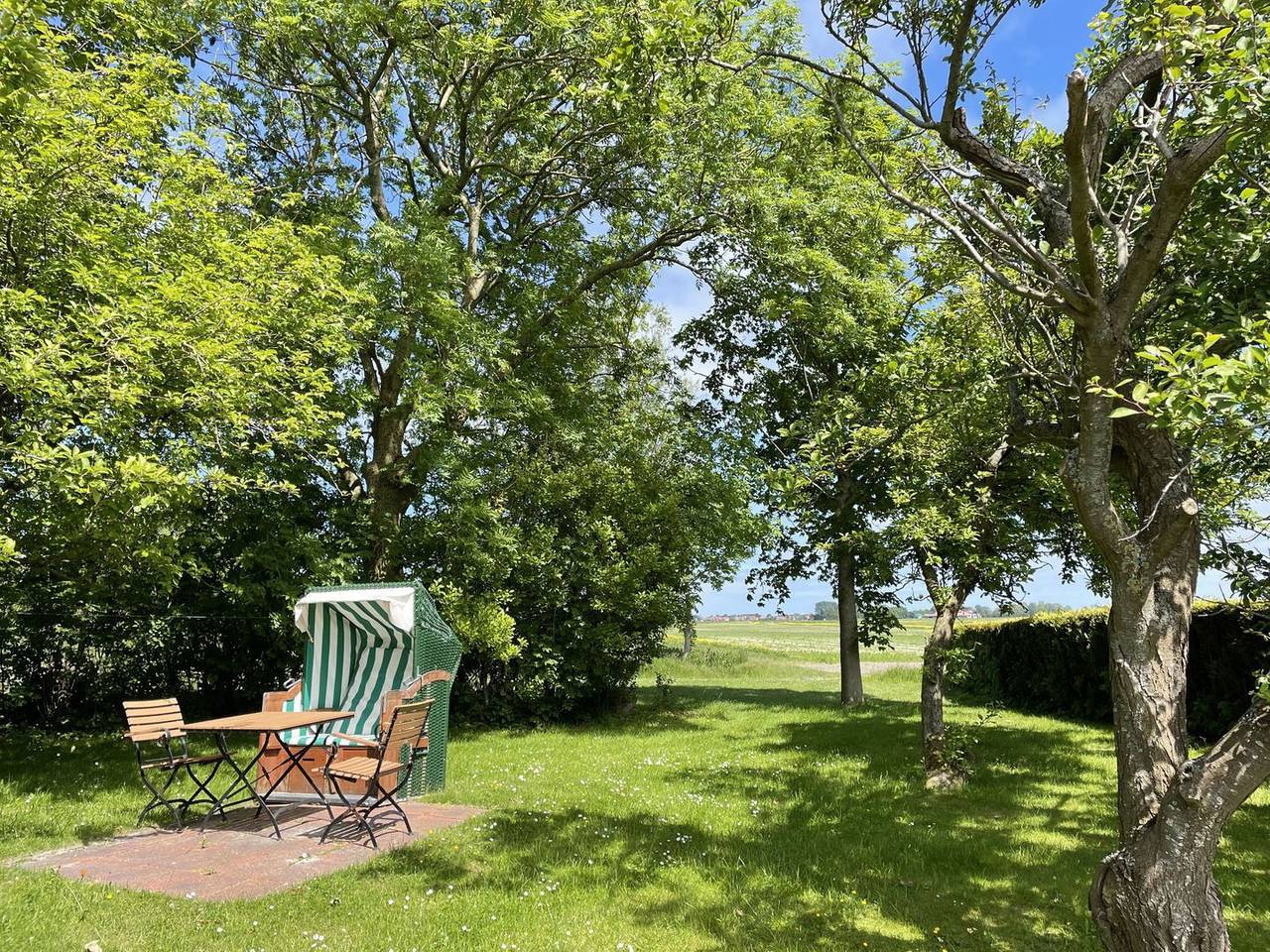 Ganze Wohnung, Wunderschönes Apartment Groot Kostall: 25qm Garten-Terrasse für 2 Personen in Altharlingersiel, Landkreis Wittmund
