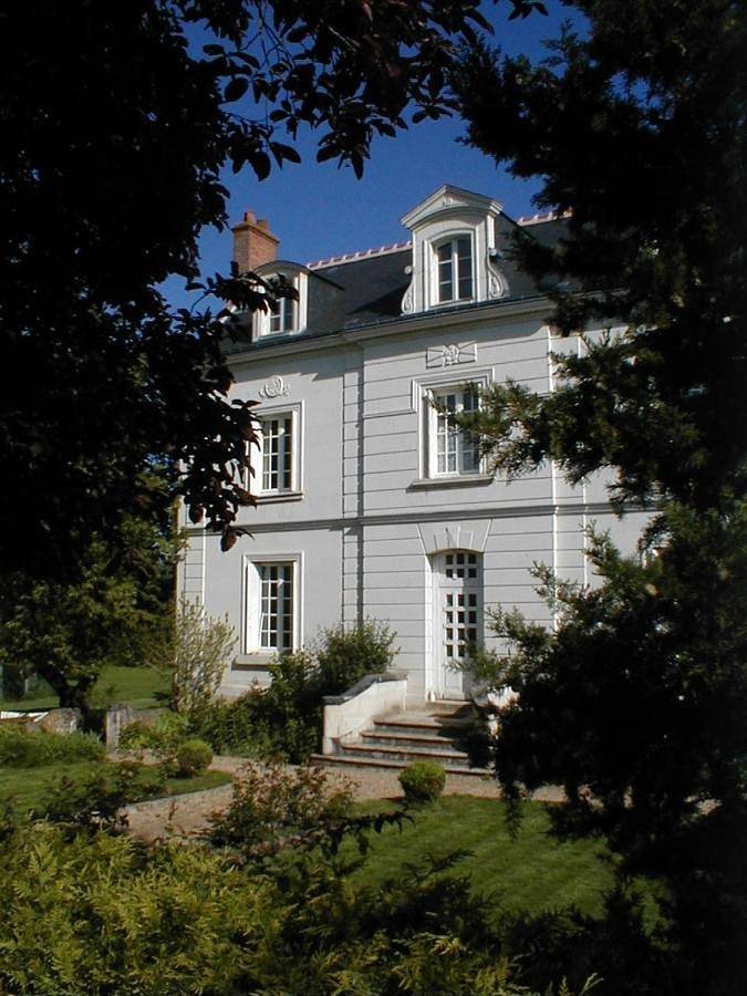 Chambre d’hôte pour 3 personnes, avec jardin ainsi que piscine et vue