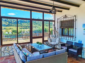 Casa rural para 12 personas, con jardín además de piscina y vistas en Posadas