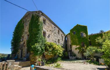 Cottage pour 4 personnes, avec terrasse et jacuzzi ainsi que jardin et piscine à Carcheto-Brustico