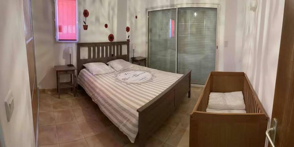 Location de vacances pour 8 personnes, avec vue ainsi que jardin et piscine, animaux acceptés à Orgnac-l'Aven - 4