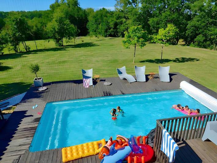 Location de vacances pour 8 personnes, avec Terrasse et Jardin ainsi que Piscine et Vue à Dévillac - 3