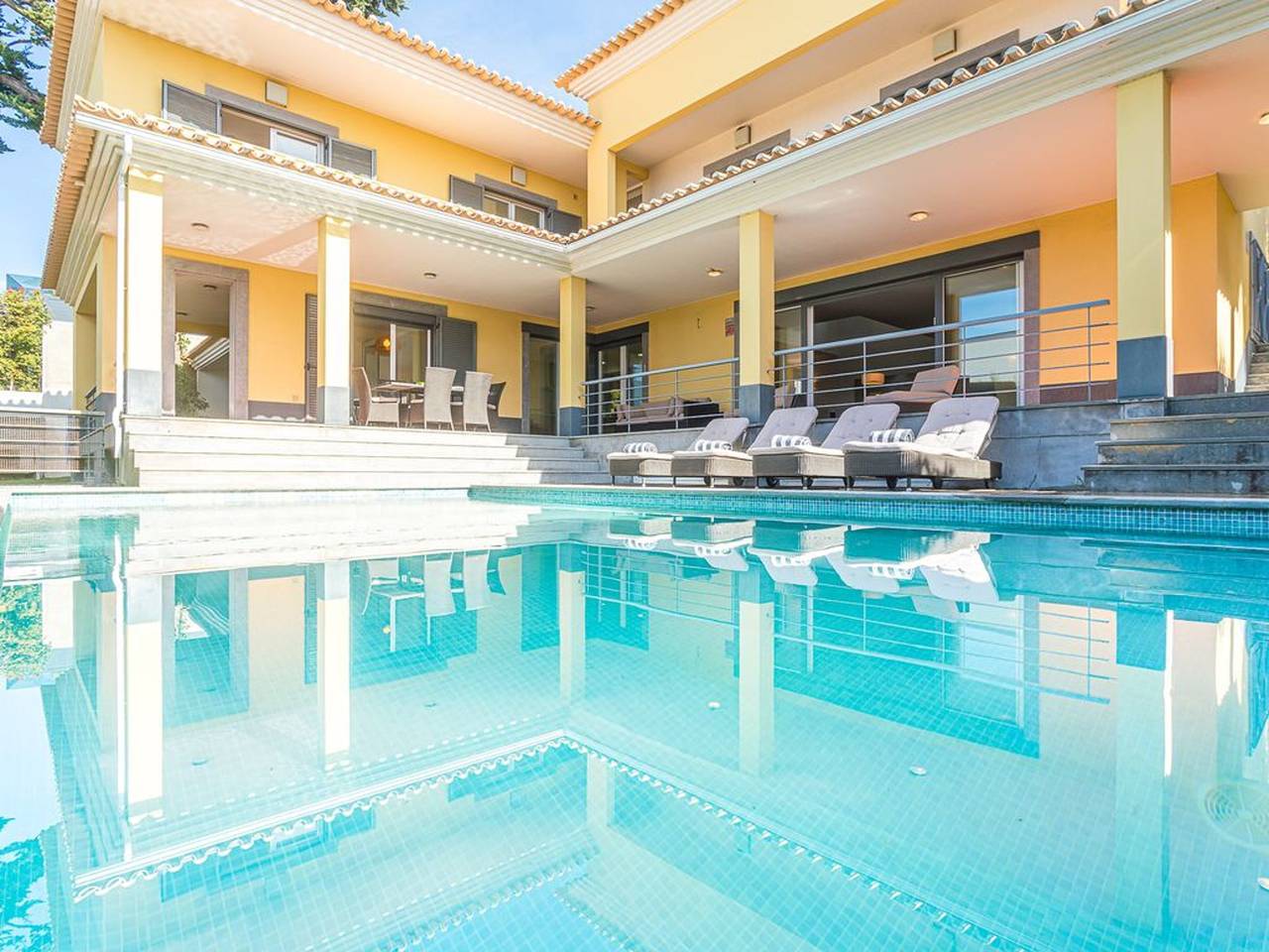 Luxury Lisbon Coast Villa | 4 Bedrooms | Villa Belga Queen | Private Swimming Pool & Games Room | Cascais in Aldeia de Juzo, Cascais e Estoril