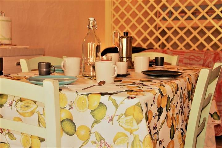 Gîte pour 8 personnes, avec piscine ainsi que jardin et vue dans Sole Ruiu - 4