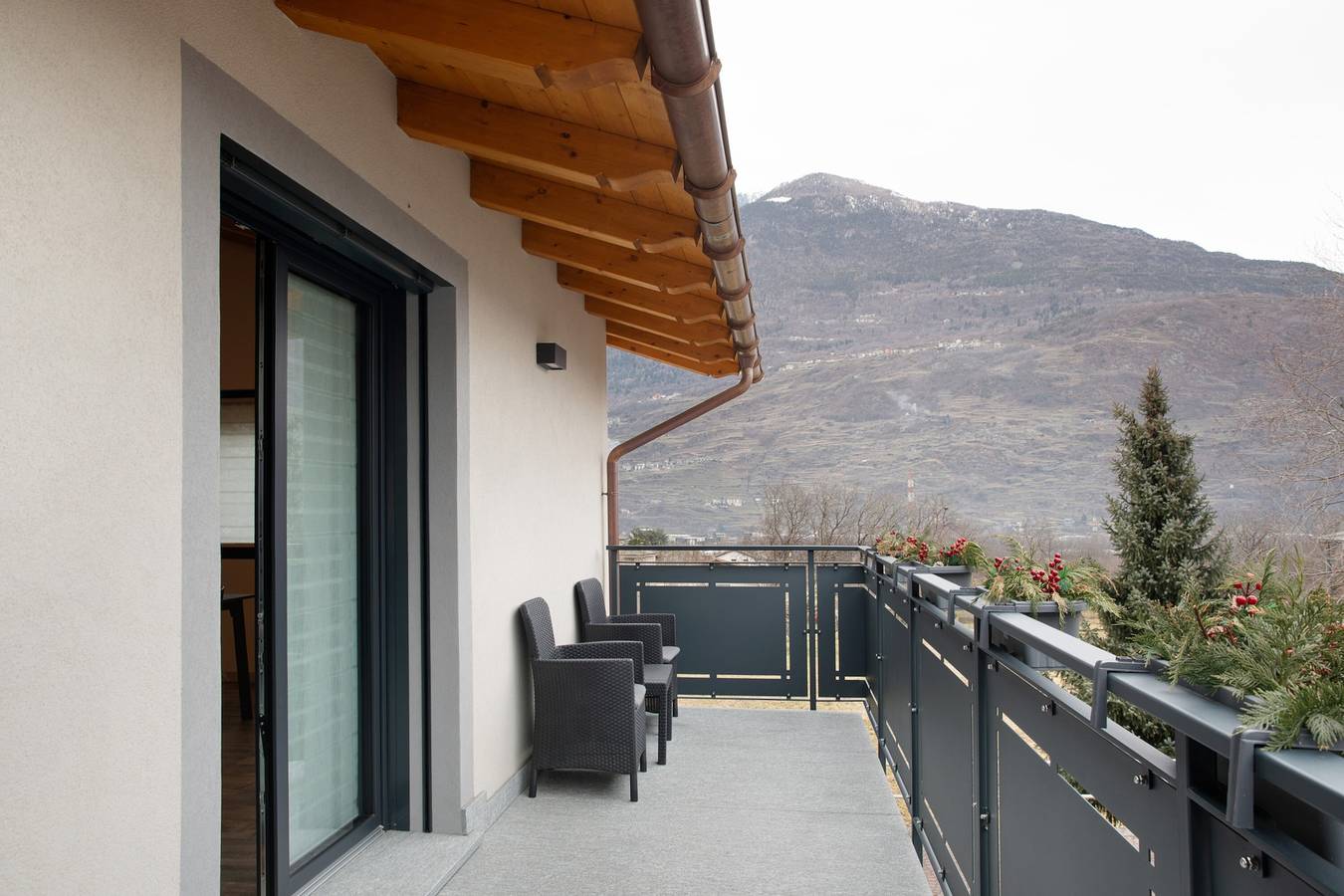 Appartement entier, Appartement 'Alice' avec vue sur la montagne, Wi-Fi et climatisation in Caiolo (Town), Caiolo