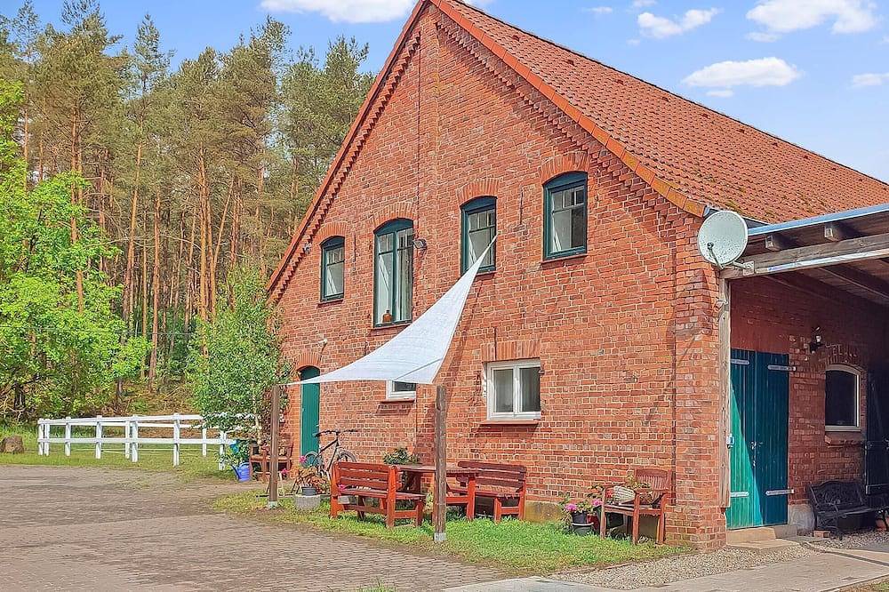 Ganze Wohnung, Schöne 1-Zimmer-Wohnung in Dobbin in Dobbertin, Ludwigslust-Parchim