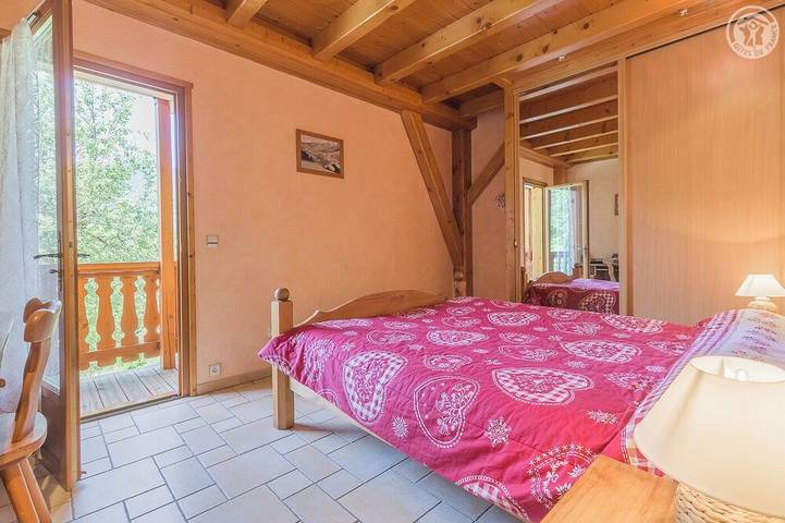 Location de vacances pour 8 personnes, avec terrasse à Queige - 2