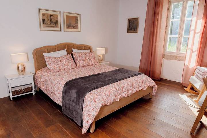 Location de vacances pour 8 personnes, avec terrasse et jardin à Beaugas - 2