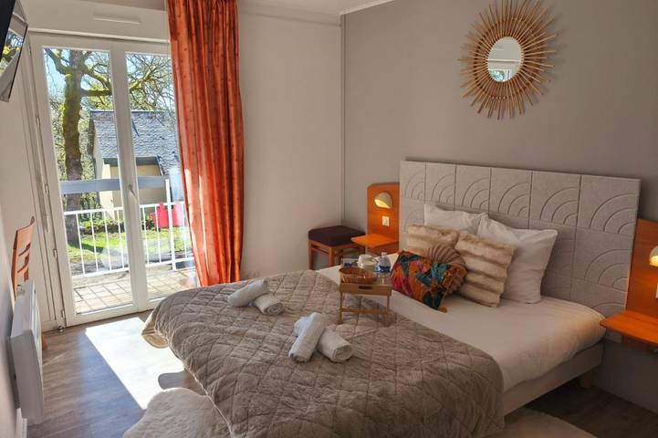 Hôtel pour 2 personnes, avec jardin et vue à Turenne - 2