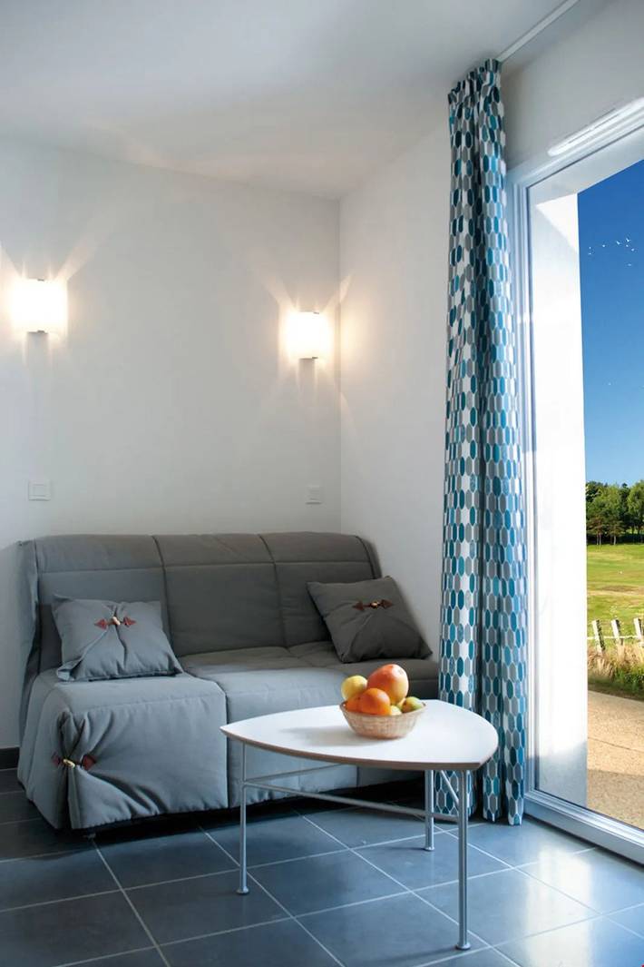 Appartement entier, Appartement de vacances pour 4 personnes avec piscine in Quéven, Côte des Mégalithes