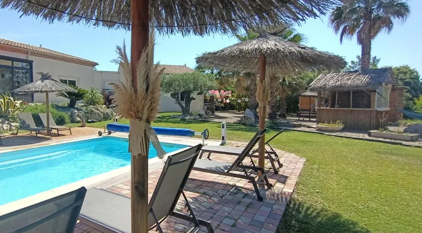 Maison d’hôte pour 4 personnes, avec piscine ainsi que jardin et jacuzzi - 1