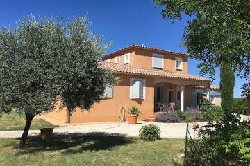 Cottage pour 7 personnes, avec jardin et terrasse à Saint-Chaptes
