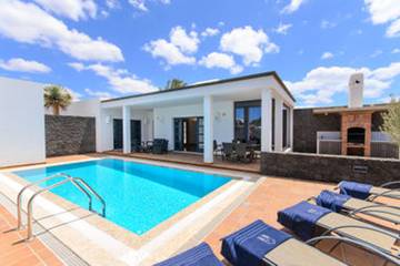 Chalet para 6 personas, con terraza y piscina en Lanzarote
