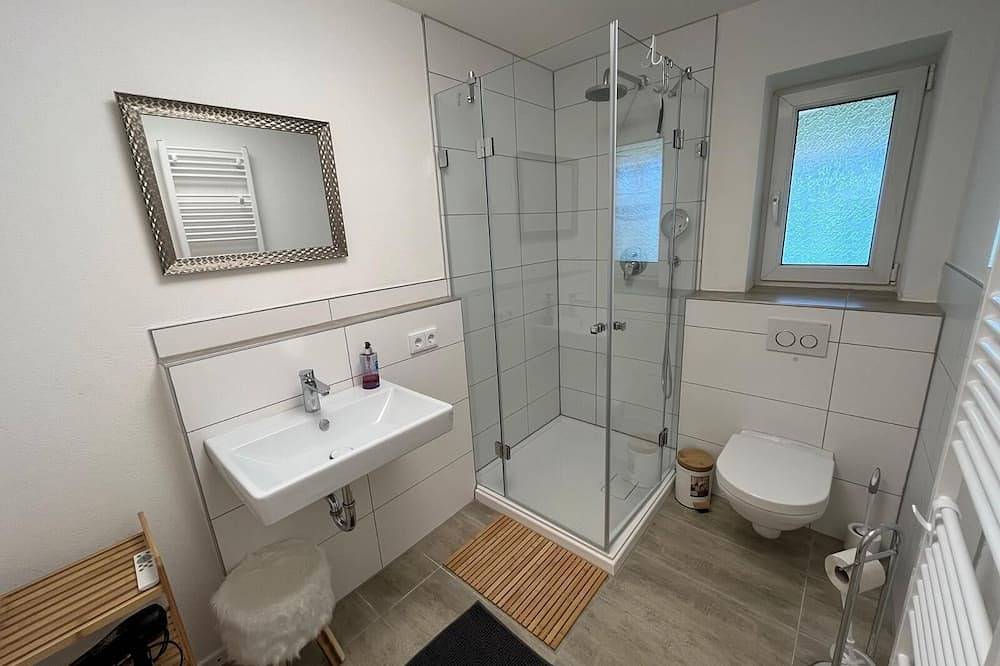 Ganze Wohnung, Gemütliches Ferienhaus mit großem Garten zur Alleinbenutzung in Bad Kötzting, Ostbayern