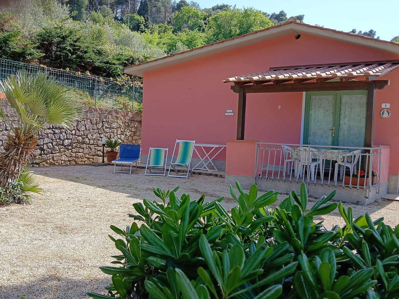 Apartamento entero, Acogedor apartamento junto a la playa cerca de Lido di Capoliveri: rutas de senderismo y ciclismo en los alrededores in Capoliveri, Elba