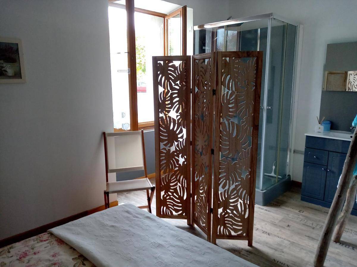 Double Room with Private Bathroom in Oiron, Deux-Sèvres