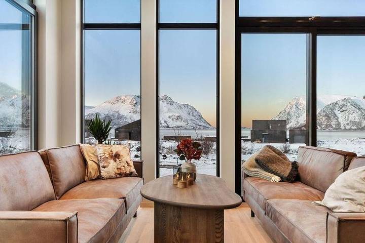 Ferienhaus für 10 Personen, mit Sauna und Ausblick sowie Garten auf den Lofoten