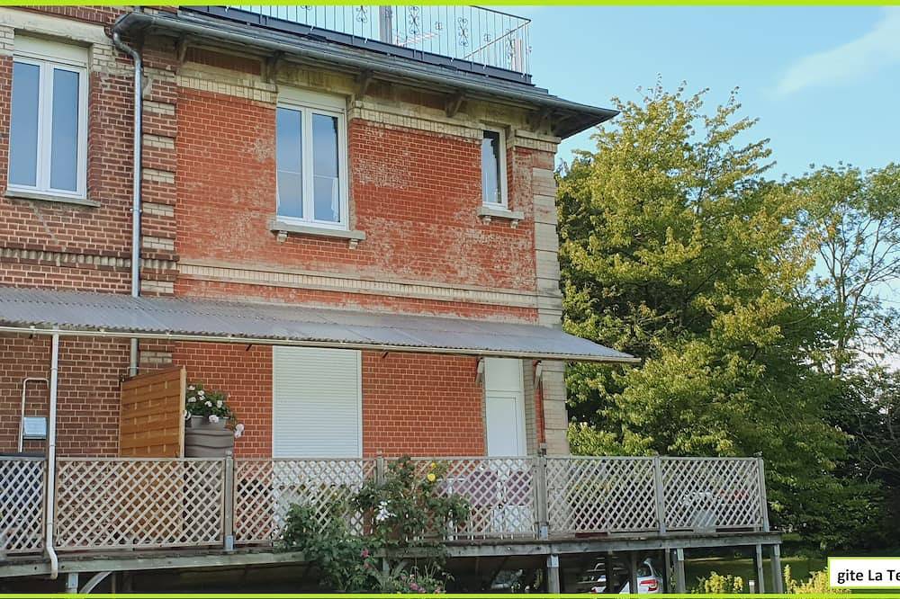 Appartement entier, Gite \"la terrasse\" dans un parc à quelques Kms de la cote ( 2 nuits mini) in Friville-Escarbotin, Région d'Abbeville
