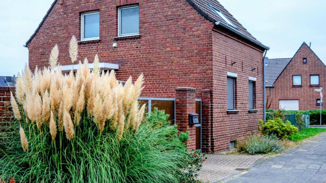 Three-Bedroom House in Dormagen, Rhein-Kreis Neuss