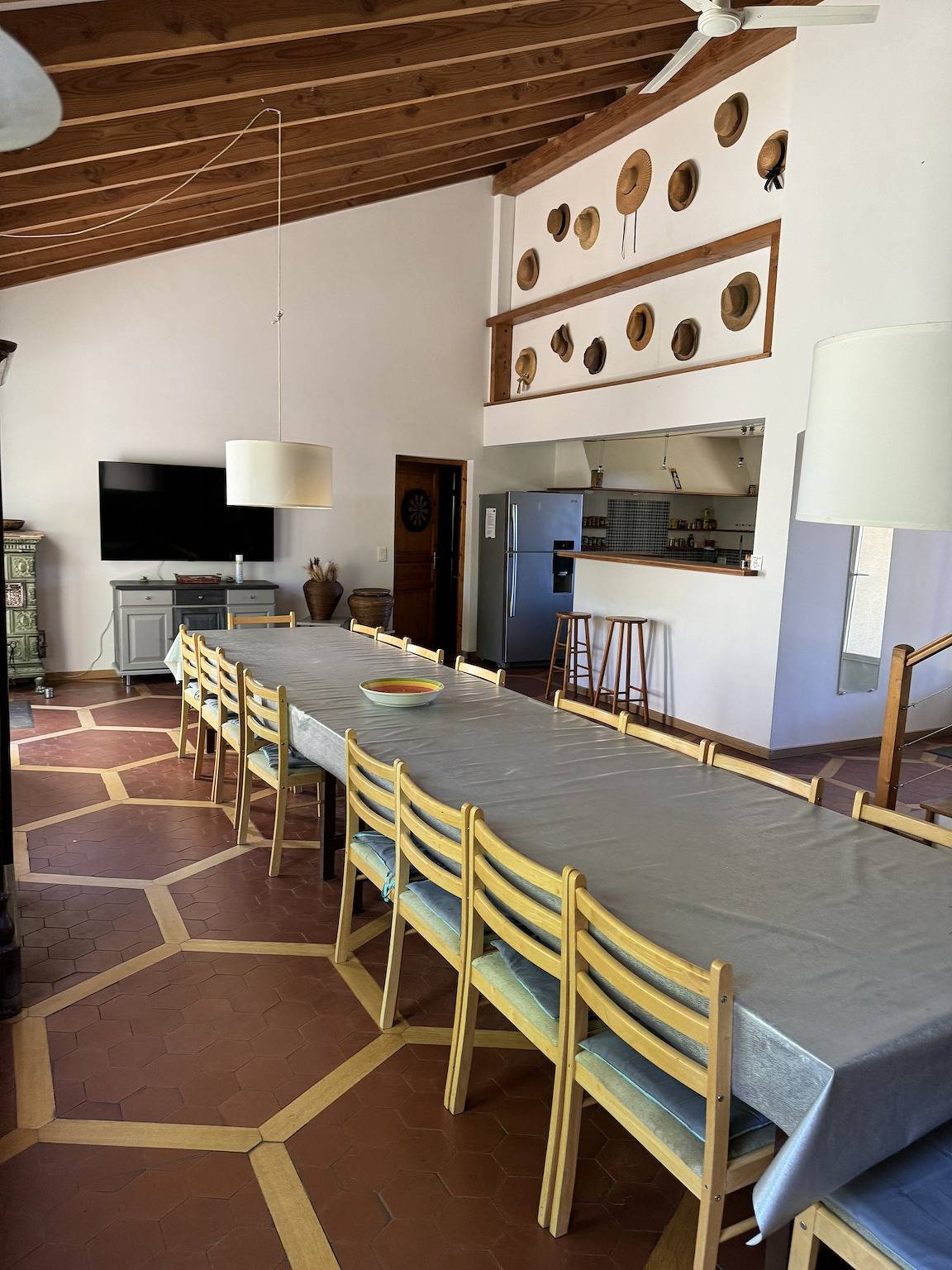 Mas Pepette Gîte for 24 with Pool, Hot Tub, River Access in Vers-Pont-du-Gard, Nimes region