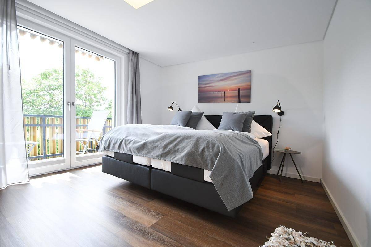 Geheel appartement, 85qm Luxus-Ferienwohnung mit zwei Schlafzimmern und mehreren Balkonen in Norderney