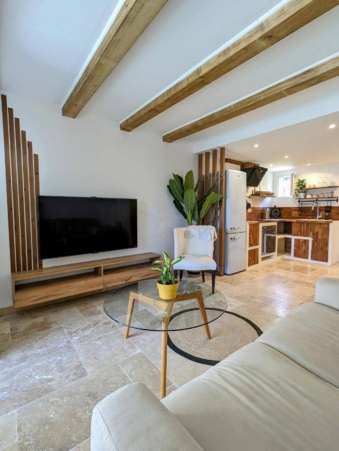 Gîte pour 4 personnes, avec terrasse ainsi que piscine et bassin pour enfant, animaux acceptés à Saint-Vallier-de-Thiey - 2