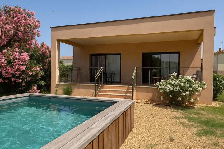 Villa pour 8 personnes, avec piscine ainsi que balcon et jardin à Valras-Plage
