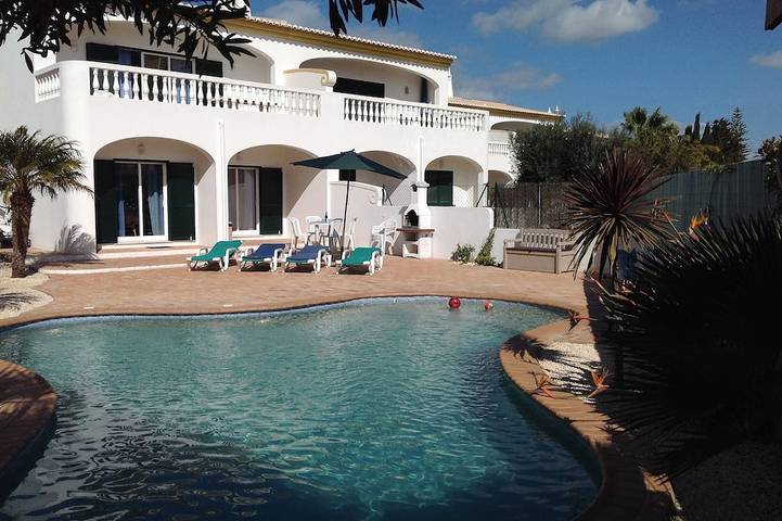 Holiday rental for 7 people, with garden in Praia da Luz