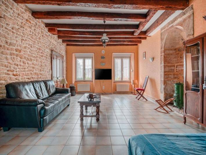 Location de vacances pour 4 personnes, avec terrasse et jardin à Nouart