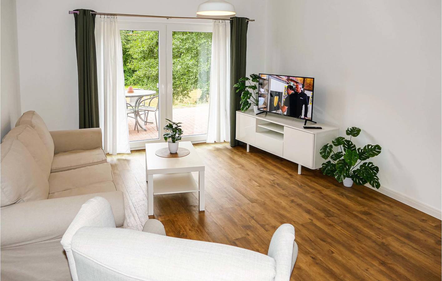 Ganze Ferienwohnung, Gemütliche Wohnung mit Parkplatz und Terrasse, 2km von Passow in Passow, Ludwigslust-Parchim