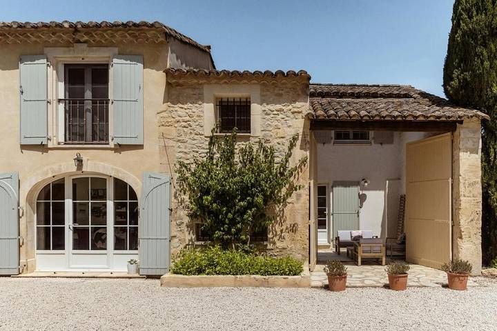 Location de vacances pour 4 personnes, avec piscine ainsi que jardin et terrasse à Mas-Blanc-des-Alpilles - 3
