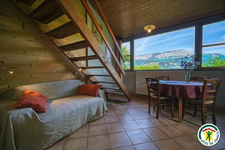 Gîte pour 4 personnes, avec jardin dans la Drôme