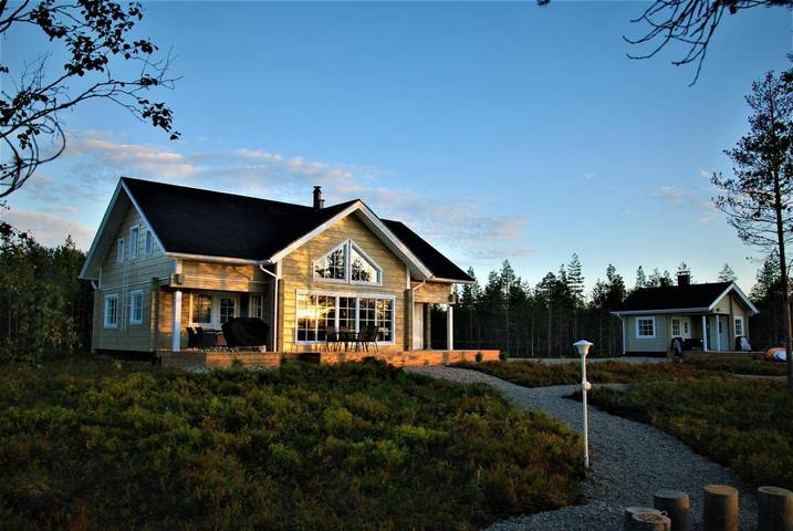 Ferienhaus für 12 Personen, mit Whirlpool und Terrasse sowie Sauna und Seeblick in Ranua