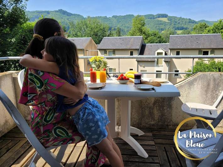 Gîte pour 8 personnes, avec piscine ainsi que vue et jardin, animaux acceptés dans Saint-Geniez-d'Olt-et-d'Aubrac - 2