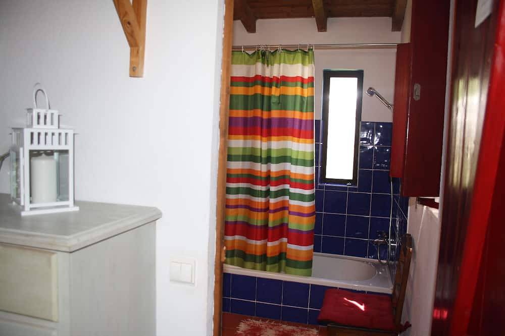 Sete Léguas Haus. Zambujeira do Mar Private Jardim. Ideal für ein Paar und ein Kind in Zambujeira do Mar, Costa Alentejana