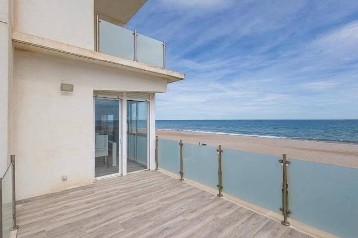 Villa voor 8 personen, with Balkon and Terras as well as Tuin and Uitzicht in Natuurpark Albufera de València