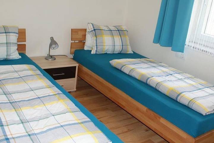 Ganze Wohnung, Appartement Nr. 1 - Appartementhaus Monika in Hohe Tauern, Flattach