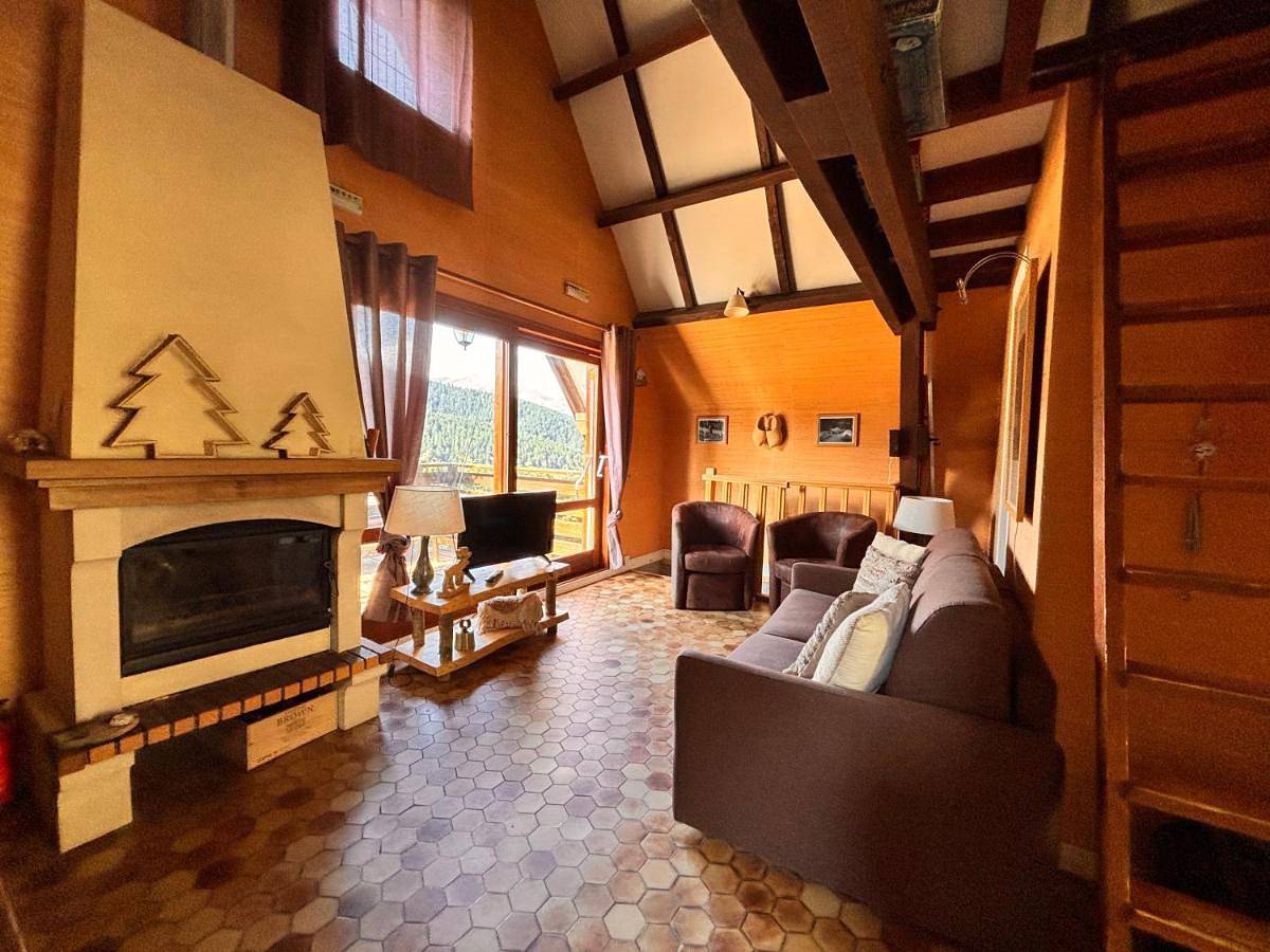 Adorable Chalet Sur le lac de Payolle in Payolle, Campan
