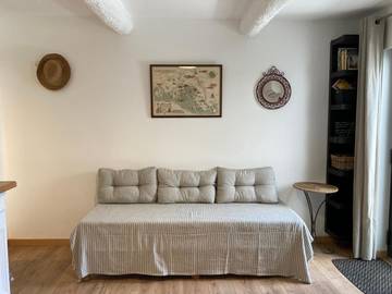Gîte pour 2 personnes, avec jardin et terrasse à Montfrin