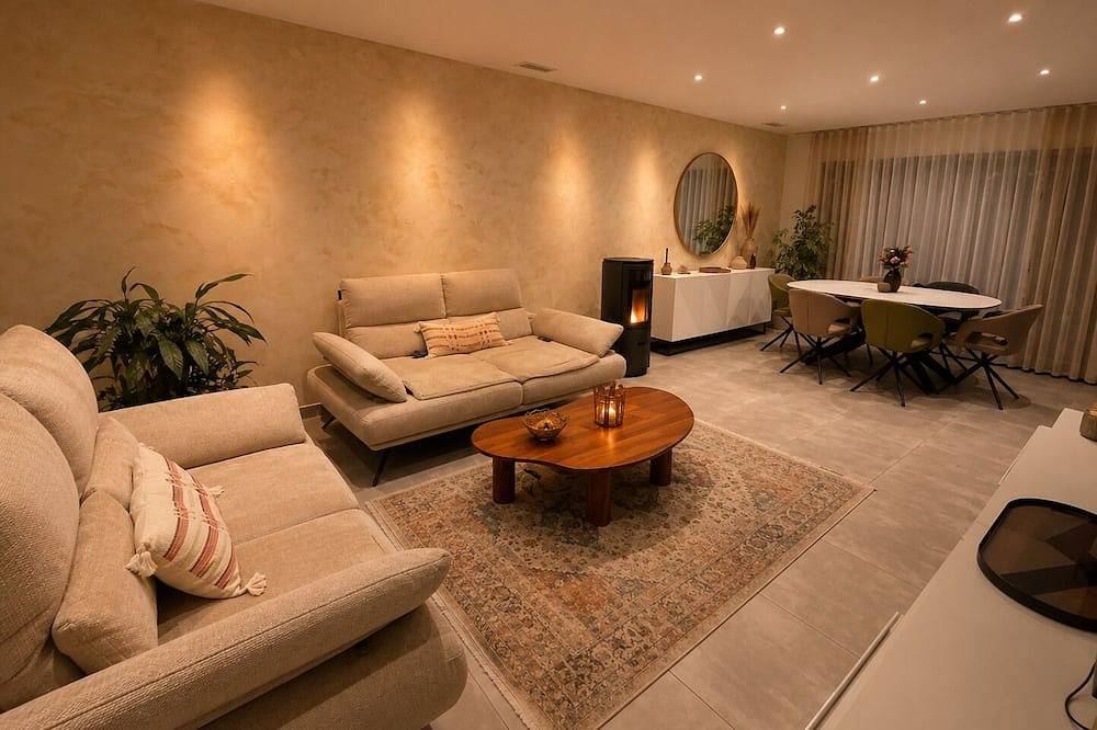 Architect-Designed Villa 5 Minutes From The Beaches in Ensuès-la-Redonne, Mittelmeerküste (Frankreich)
