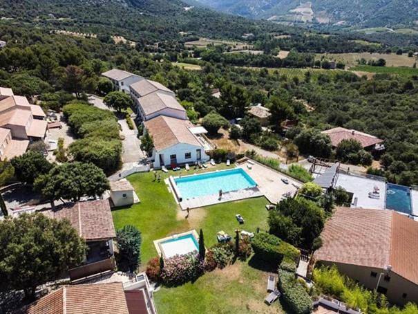 Gîte pour 3 personnes, avec piscine ainsi que jardin et vue à Mollans-sur-Ouvèze - 4