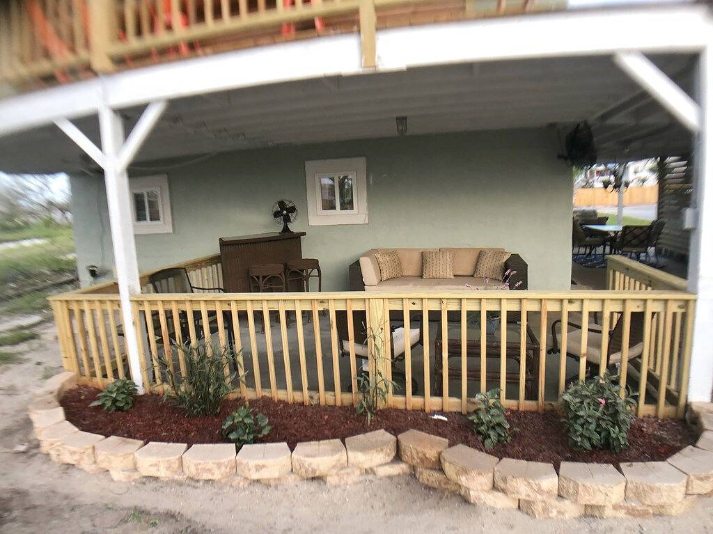 Ganze Wohnung, Das süßeste Häuschen gegenüber dem Strand! in Saint Joe Beach, Emerald Coast