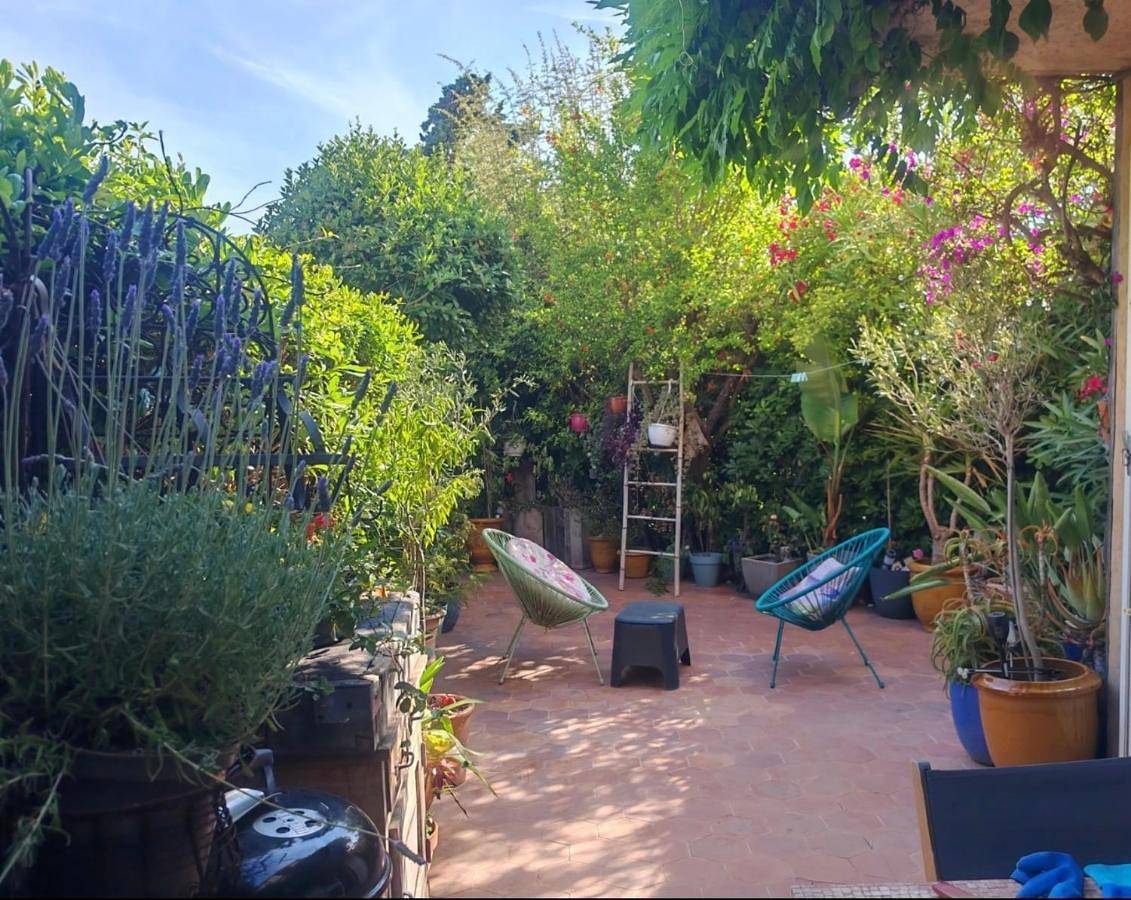 Maison de vacances à l'Ayguade classée 3 étoiles, climatisée,3mn à pied plage et restos ,5mn aéroport, 10mn gare in l'Ayguade, Hyeres