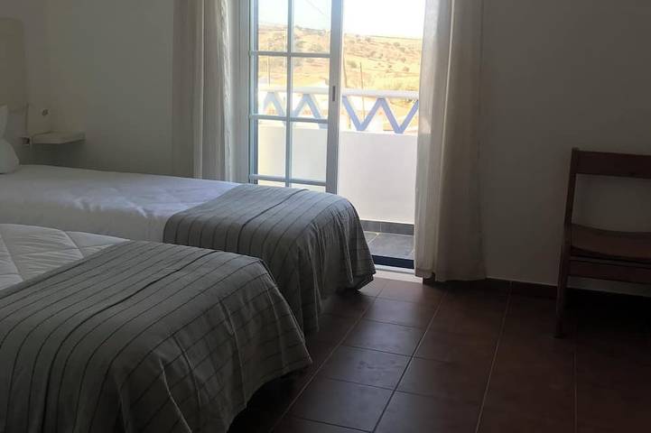 Spacious House in a Quiet Alentejo Village - 4 Bedrooms and Patio with Bbq in Beja Distrikt
