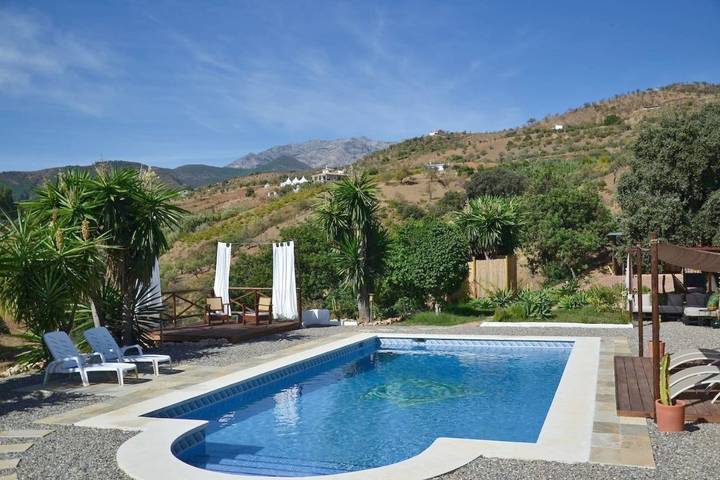 Casa de vacaciones para 5 personas, con Balcón y Terraza además de Jardín y Piscina en Tolox