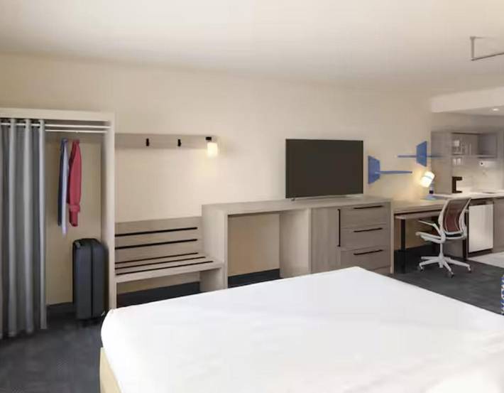 Hotel para 4 personas, con piscina - 1